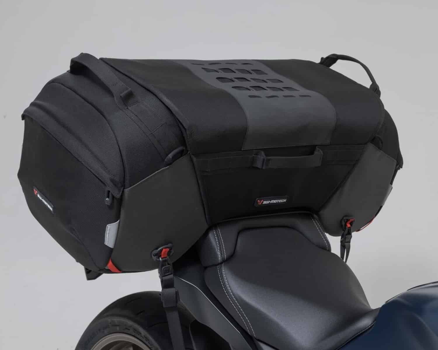 Motorcycle tail bag PRO Cargobag from SW-MOTECH